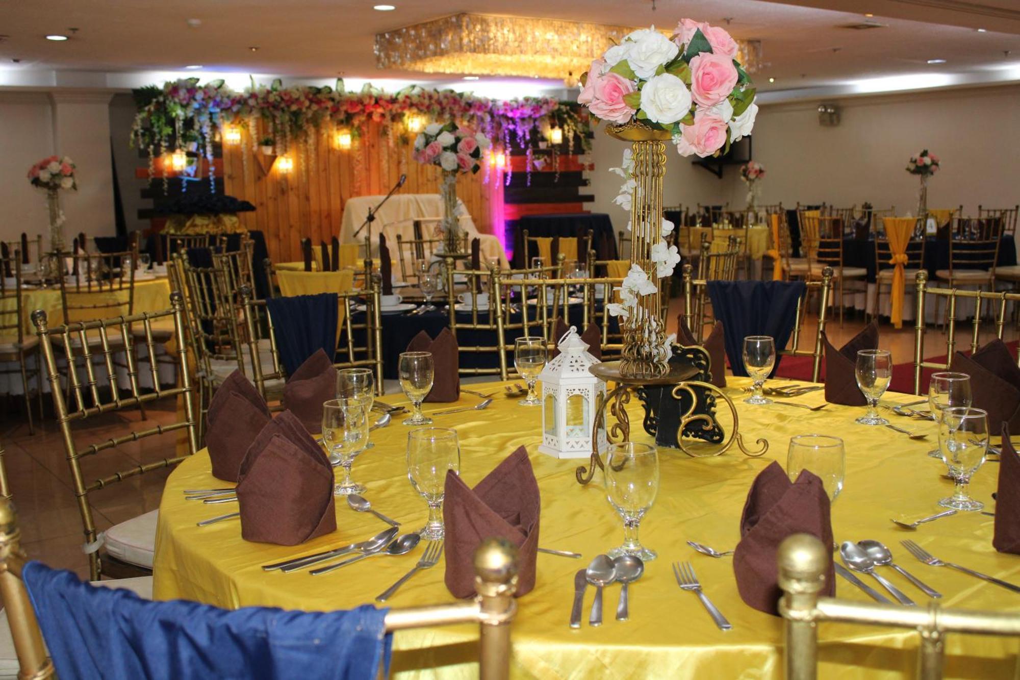 מנילה Rosas Garden Hotel מראה חיצוני תמונה