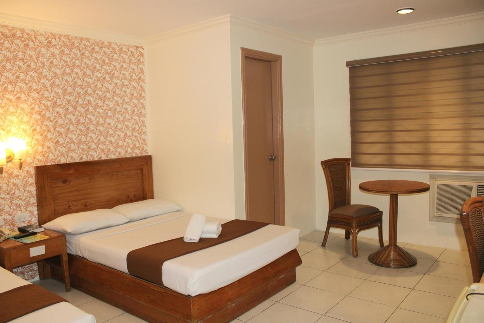 מנילה Rosas Garden Hotel מראה חיצוני תמונה