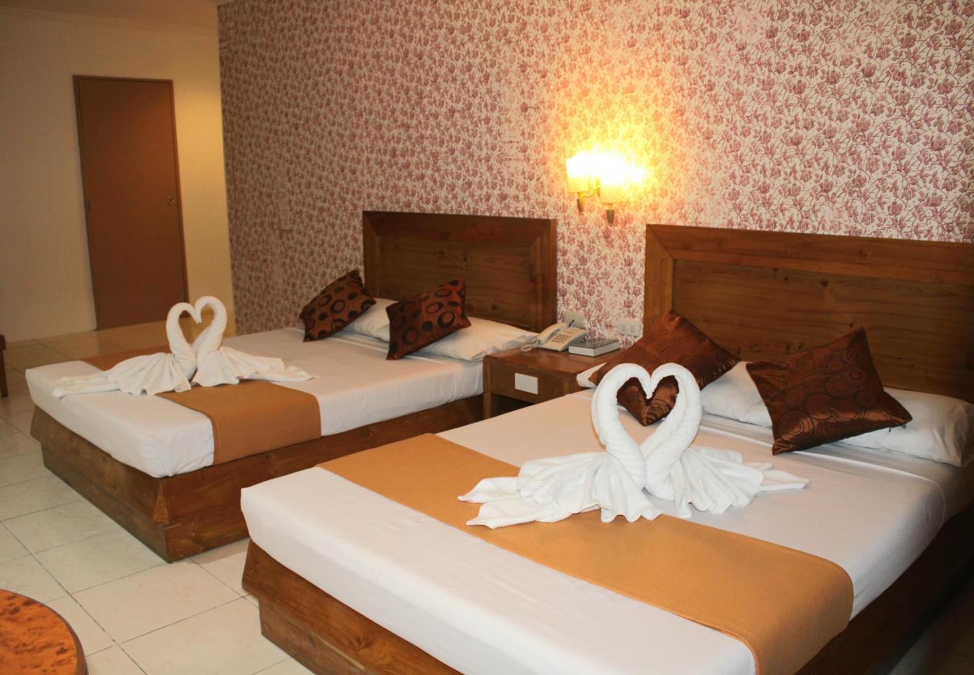 מנילה Rosas Garden Hotel מראה חיצוני תמונה