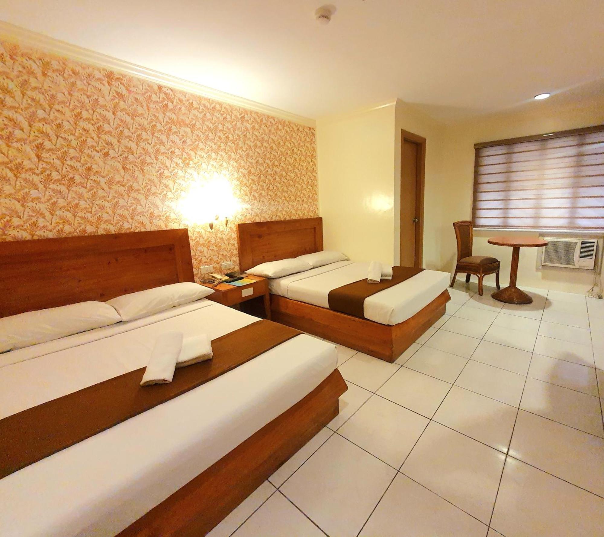 מנילה Rosas Garden Hotel מראה חיצוני תמונה