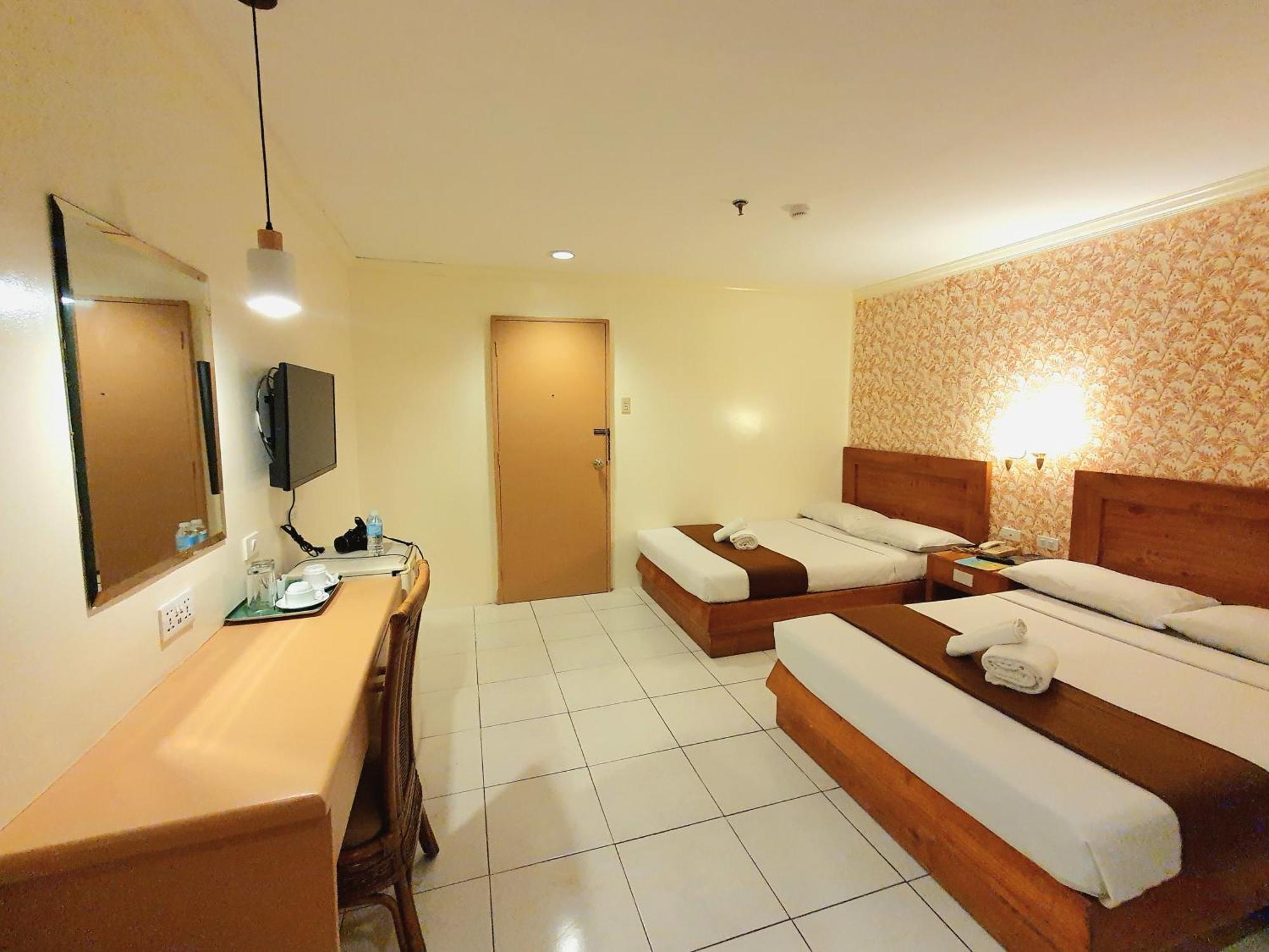 מנילה Rosas Garden Hotel מראה חיצוני תמונה