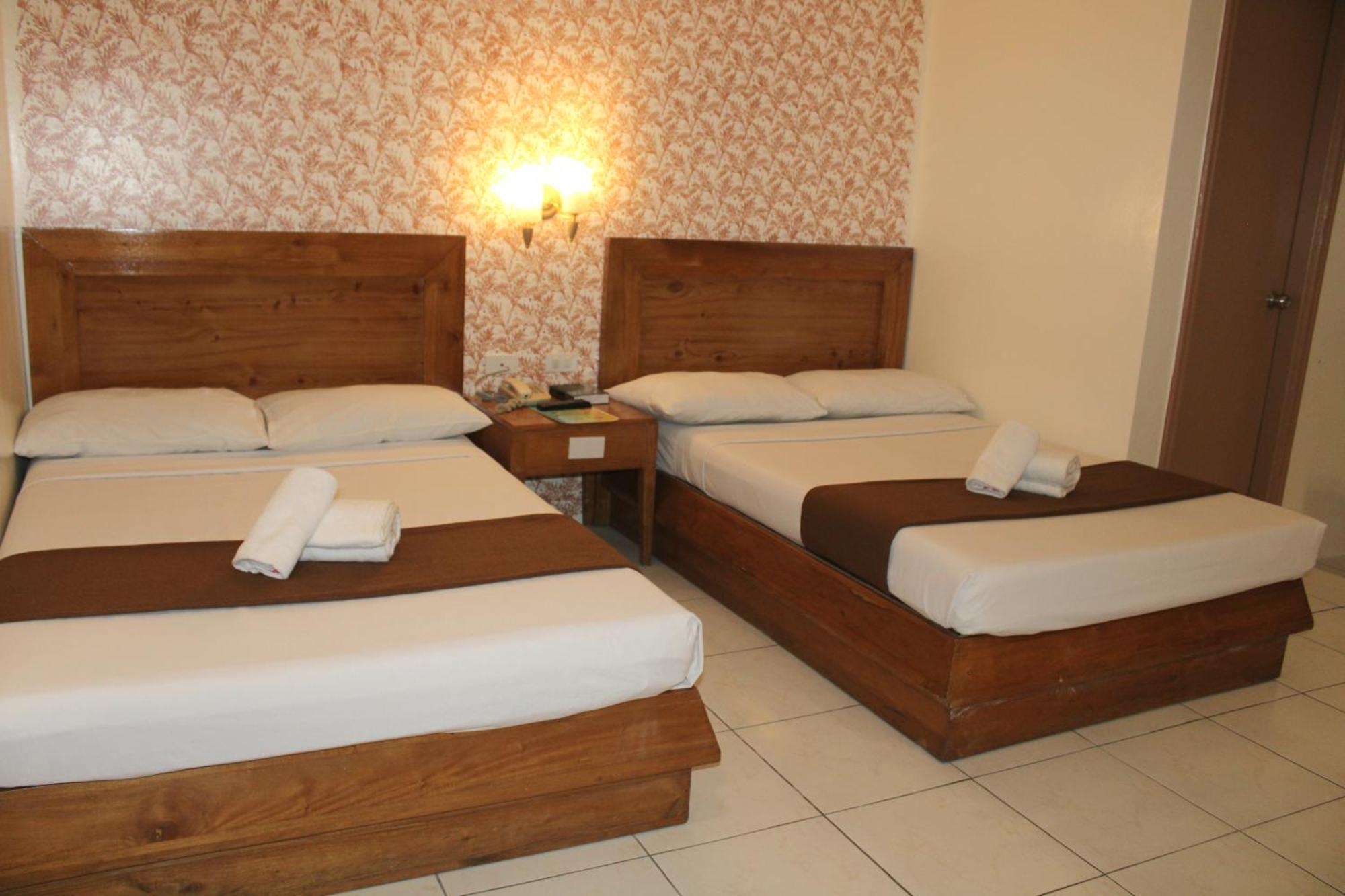 מנילה Rosas Garden Hotel מראה חיצוני תמונה